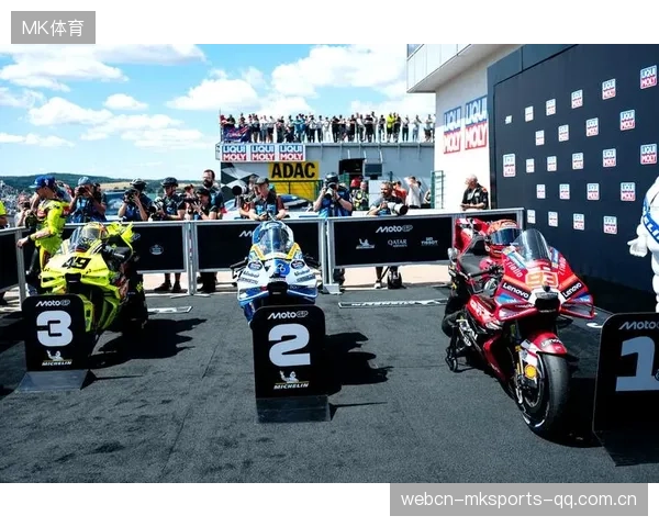 MotoGP最终战：冠军争夺悬念到最后一秒